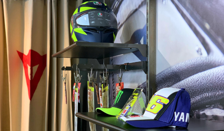 VR46 YAMAHA AMBASSADOR COLLECTION｜ロッシ公式アパレルラインナップ